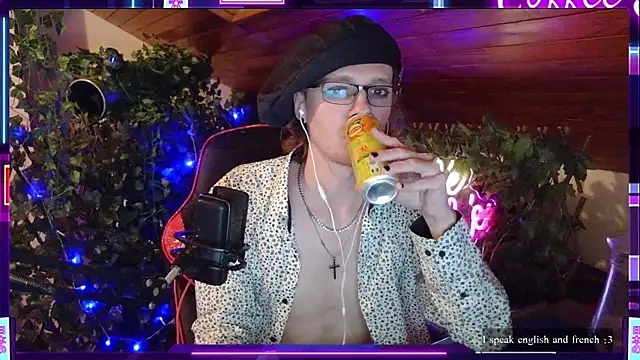 SkinnyAlex1312 online show from April 2026 07:26:01 PM