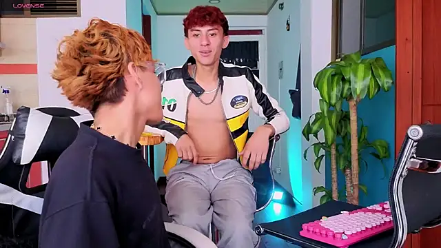 Snapshot of Ryan_y_tony chatting on April 2026 06:46:02 PM Ryan y tony online show from April 2026 06:46:02 PM