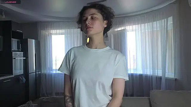 Snapshot of AllisonKierce chatting on June 2026 03:09:02 AM AllisonKierce online show from June 2026 03:09:02 AM