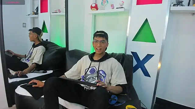 Aziel Jenner online show from April 2026 04:48:01 AM