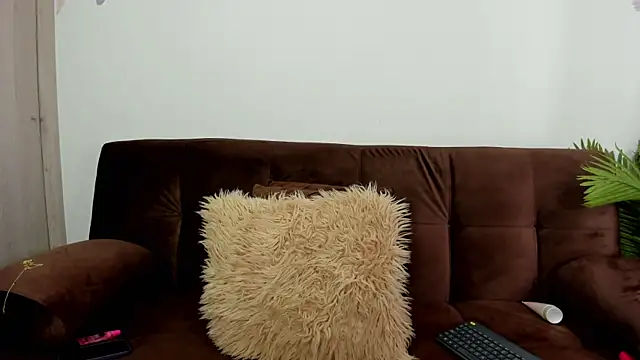 Hanna Sotoo online show from April 2026 02:38:01 PM