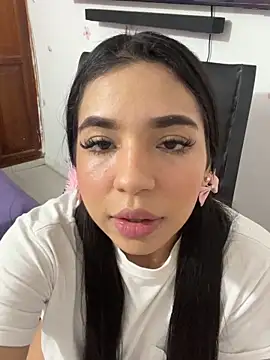 Snapshot of Rouse_109 chatting on April 2026 01:21:01 AM Rouse 109 online show from April 2026 01:21:01 AM