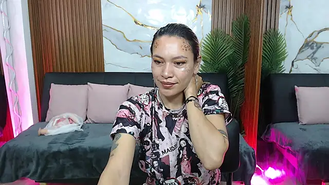 Snapshot of alonddra_tay chatting on April 2026 11:46:02 AM alonddra tay online show from April 2026 11:46:02 AM