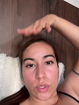Snapshot of Aitana_Lux chatting on April 2026 09:39:33 PM Aitana Lux online show from April 2026 09:39:33 PM