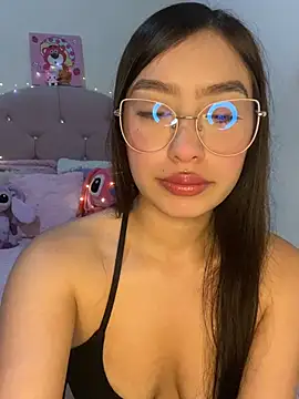 Snapshot of Miakittyyy chatting on April 2026 02:56:01 PM Miakittyyy online show from April 2026 02:56:01 PM