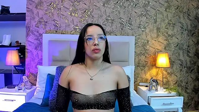 Snapshot of ValkyriaSteel chatting on June 2026 12:03:02 PM ValkyriaSteel online show from June 2026 12:03:02 PM