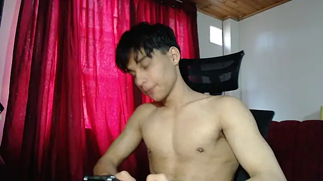Snapshot of Marck-Pro chatting on May 2026 07:33:01 PM Marck-Pro online show from May 2026 07:33:01 PM