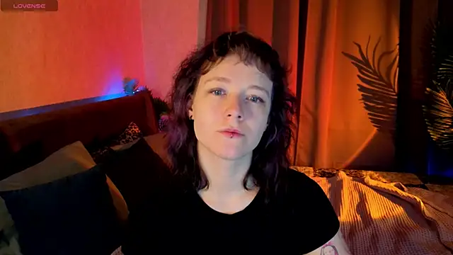 Snapshot of Ricki_Bloom chatting on July 2026 01:16:01 AM Ricki Bloom online show from July 2026 01:16:01 AM