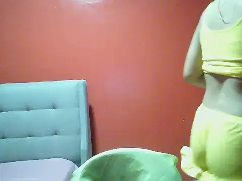 Snapshot of Cutie-Smile chatting on May 2026 07:10:02 PM Cutie-Smile online show from May 2026 07:10:02 PM