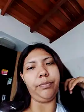Snapshot of Izel_ chatting on April 2026 06:11:02 PM Izel online show from April 2026 06:11:02 PM
