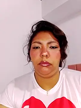 Snapshot of Izel_ chatting on April 2026 11:20:02 PM Izel online show from April 2026 11:20:02 PM