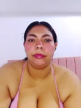 Snapshot of Izel_ chatting on May 2026 09:22:01 PM Izel online show from May 2026 09:22:01 PM