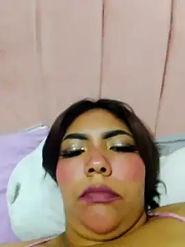 Snapshot of Izel_ chatting on June 2026 01:52:02 AM Izel online show from June 2026 01:52:02 AM
