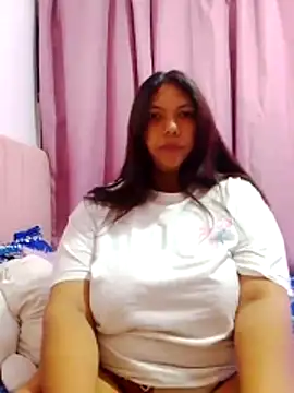 Snapshot of Izel_ chatting on June 2026 02:49:01 AM Izel online show from June 2026 02:49:01 AM