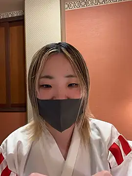 Snapshot of MITUKI0707 chatting on April 2026 01:48:02 PM MITUKI0707 online show from April 2026 01:48:02 PM