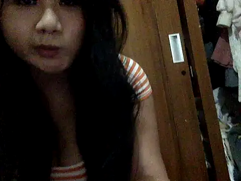 vixenrae online show from April 2026 02:55:01 PM