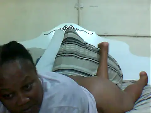 PRETTYFACExx online show from April 2026 12:00:02 PM