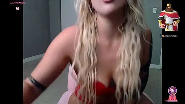 Snapshot of BettyBadNews chatting on June 2026 04:39:02 PM BettyBadNews online show from June 2026 04:39:02 PM