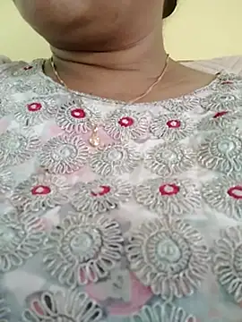 Snapshot of Monika_telugu_queen chatting on July 2026 04:10:02 AM Monika telugu queen online show from July 2026 04:10:02 AM