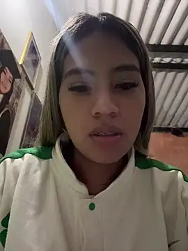 Kimmiebellarie online show from June 2026 11:52:01 PM