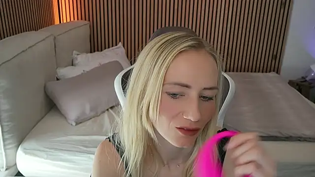 Snapshot of Ella_Mysterie chatting on April 2026 08:45:01 AM Ella Mysterie online show from April 2026 08:45:01 AM
