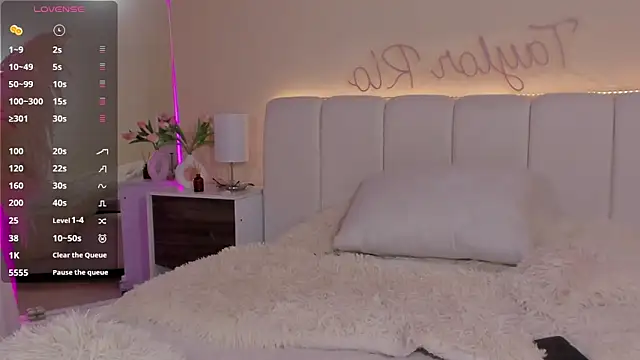 teylor rio online show from April 2026 03:24:01 AM