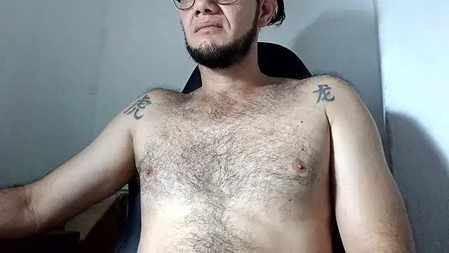 Snapshot of andrew_1520 chatting on June 2026 05:18:02 PM andrew 1520 online show from June 2026 05:18:02 PM