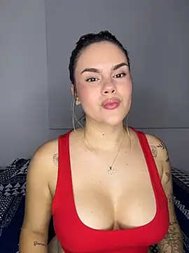 Snapshot of TinaMercier chatting on May 2026 02:19:01 AM TinaMercier online show from May 2026 02:19:01 AM