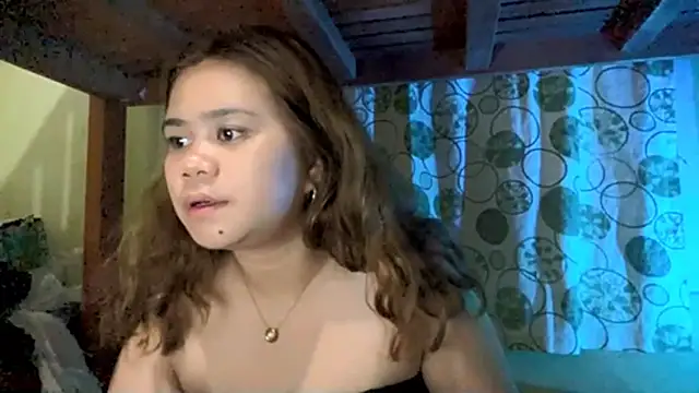 Snapshot of ElodiaSebourn chatting on April 2026 02:22:02 PM ElodiaSebourn online show from April 2026 02:22:02 PM