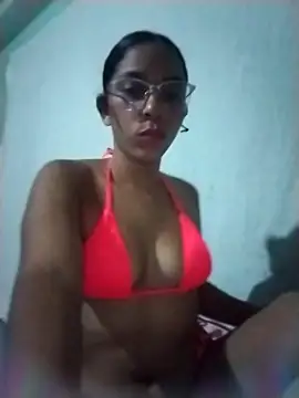 YuliBrayan online show from April 2026 02:47:02 AM