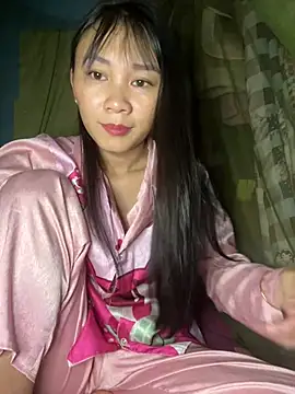 Snapshot of Kim_Kelly chatting on April 2026 04:44:01 PM Kim Kelly online show from April 2026 04:44:01 PM