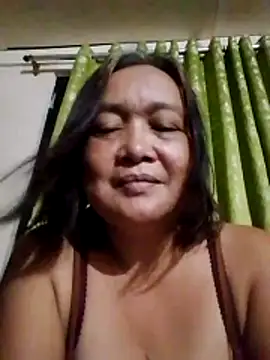 Snapshot of jeanyummytits chatting on June 2026 11:20:02 AM jeanyummytits online show from June 2026 11:20:02 AM