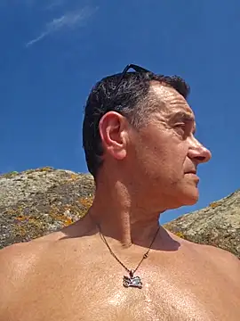 Snapshot of loulouferrari chatting on May 2026 03:06:01 PM loulouferrari online show from May 2026 03:06:01 PM