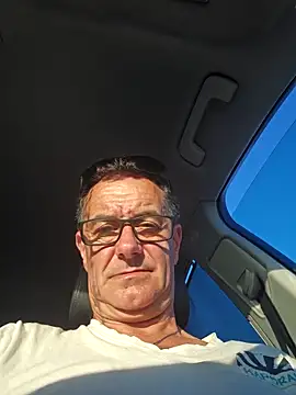 Snapshot of loulouferrari chatting on May 2026 07:04:01 PM loulouferrari online show from May 2026 07:04:01 PM