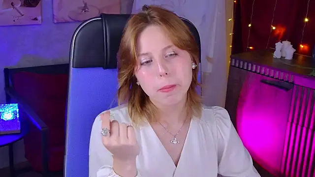 VivienneHebert online show from June 2026 09:23:02 AM