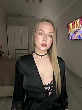 AlisaPearl online show from April 2026 08:23:01 PM