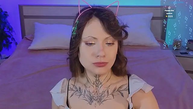 EricaMoonn online show from April 2026 10:24:01 AM