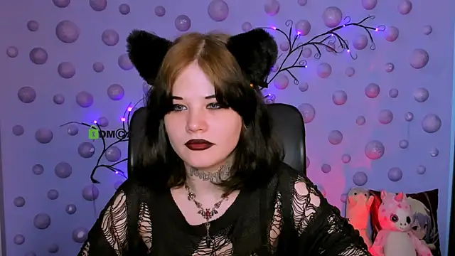 nikki kiss  online show from May 2026 08:44:01 AM