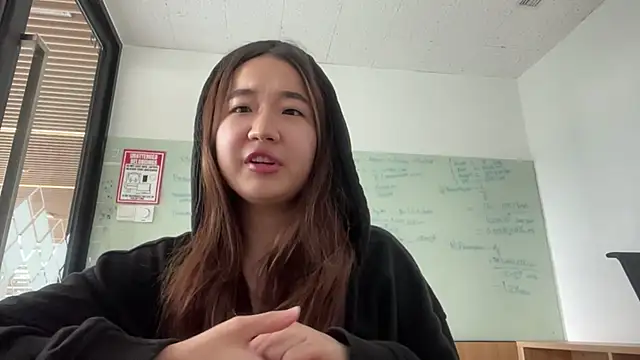 MalloryAlpis online show from April 2026 08:59:01 AM