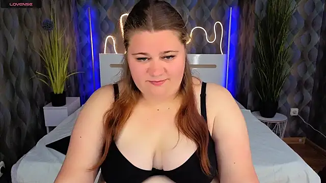 Snapshot of Bella_Blvck chatting on May 2026 05:40:02 PM Bella Blvck online show from May 2026 05:40:02 PM