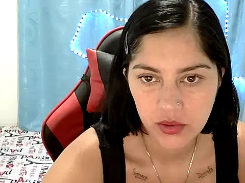 Snapshot of Bandida553 chatting on April 2026 11:52:02 PM Bandida553 online show from April 2026 11:52:02 PM