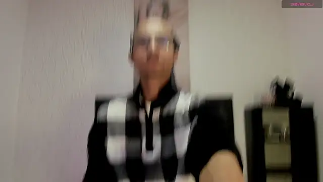 Oliver Goldberg online show from April 2026 02:11:02 PM