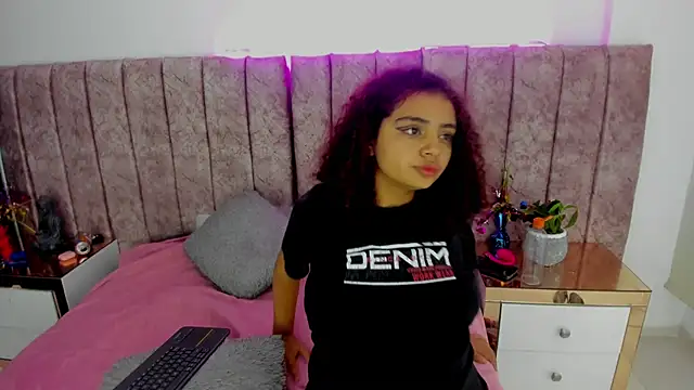 Snapshot of Dahlia_rossee chatting on May 2026 11:06:01 AM Dahlia rossee online show from May 2026 11:06:01 AM