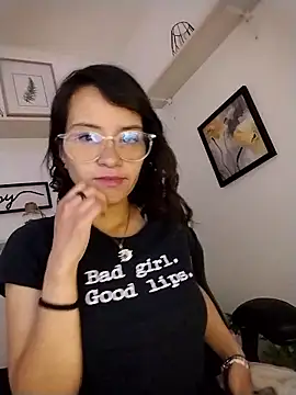 Anni-e26 online show from April 2026 01:14:02 PM