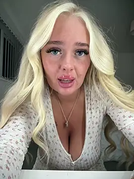 Vanillaheavennn online show from April 2026 07:58:02 PM