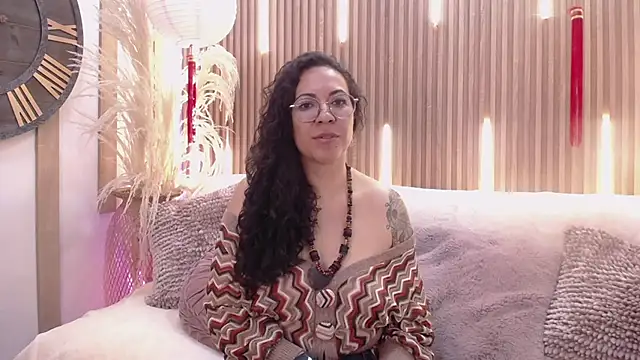 Velvet Curly online show from May 2026 12:45:02 PM