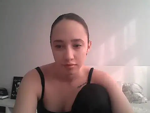 Snapshot of DarkMirel chatting on April 2026 02:04:01 PM DarkMirel online show from April 2026 02:04:01 PM