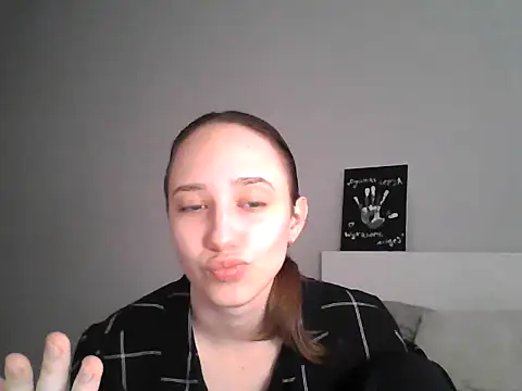 Snapshot of DarkMirel chatting on May 2026 04:23:02 PM DarkMirel online show from May 2026 04:23:02 PM