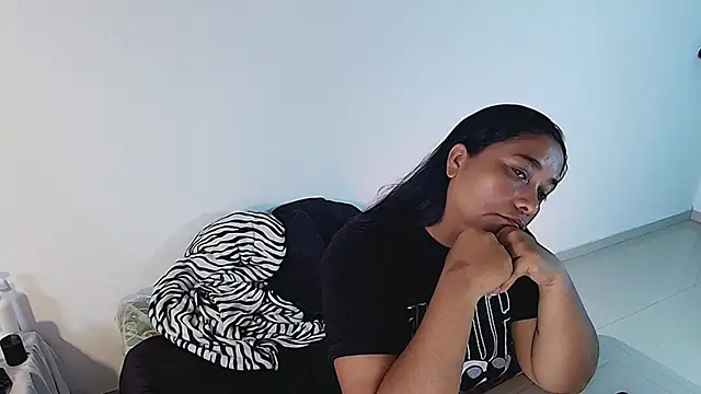 cristycurvy 02 online show from April 2026 08:42:02 PM