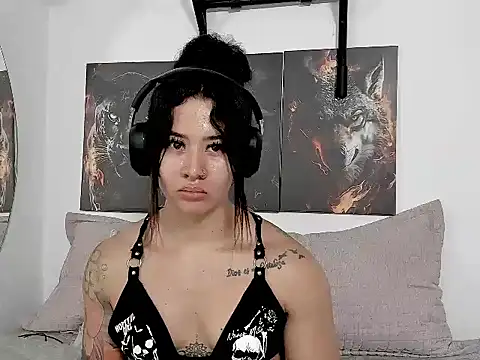 Snapshot of AngelMartinss chatting on May 2026 03:03:02 AM AngelMartinss online show from May 2026 03:03:02 AM
